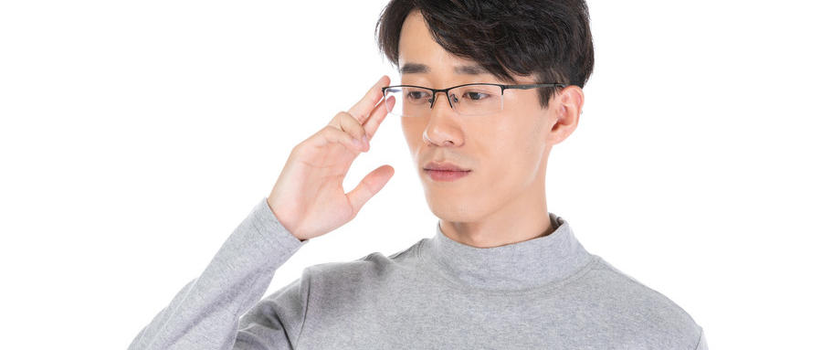 成人配鏡也需要進(jìn)行醫(yī)學(xué)驗光