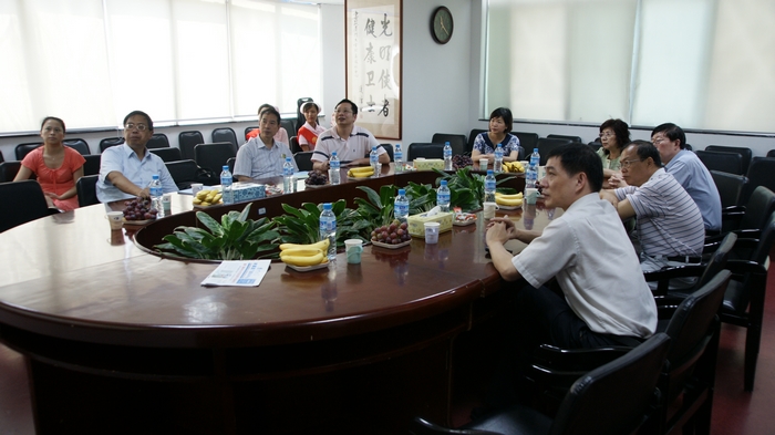 2010年9月15日上海商投集團(tuán)王董、沈董蒞臨我院參觀！